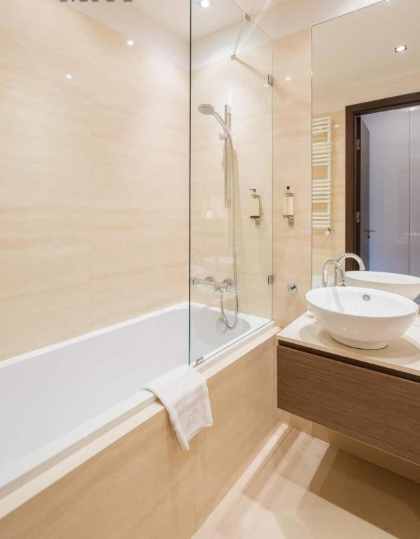 Platinum Tower - City Center - Golden Apartments Varsó Kültér fotó