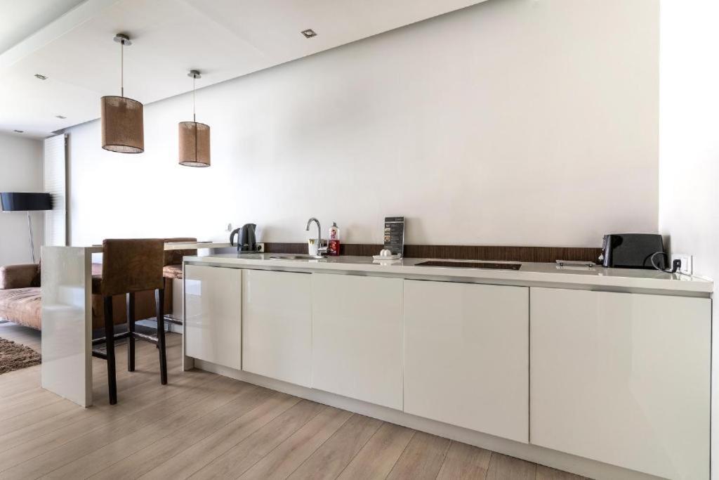 Platinum Tower - City Center - Golden Apartments Varsó Kültér fotó