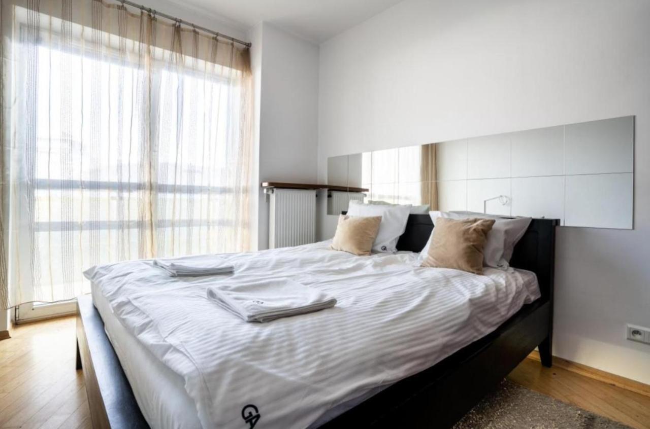 Platinum Tower - City Center - Golden Apartments Varsó Kültér fotó